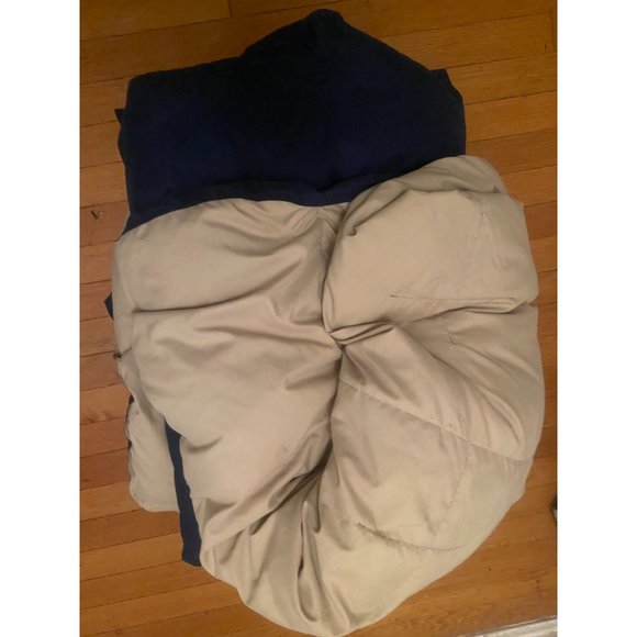 Macy's 75% Down Fill Navy/Tan Size Comforter 86" x 83" Twin - Picture 2 of 3